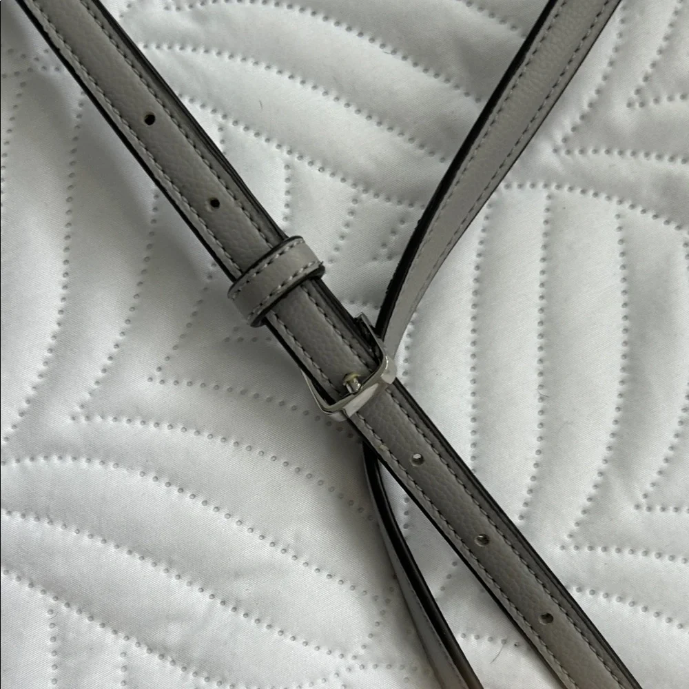 Kate Spade Chic Gray Crossbody Bag - Picture 4 of 5